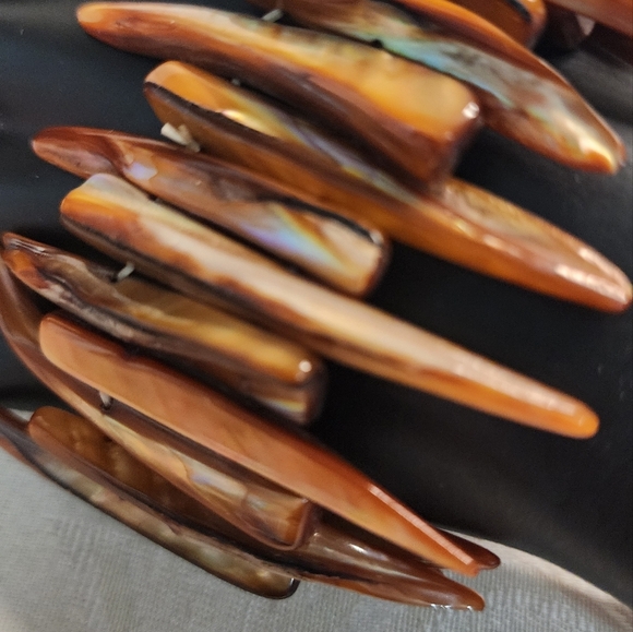 VINTAGE 70s Mother of Pearl Shell Bracelet – Tan Blush Stretch Boho Style - Picture 8 of 11